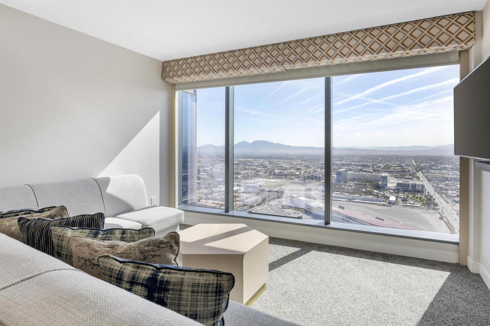 Hilton Grand Vacations Club Elara Center Strip Vegas Resort Las Vegas